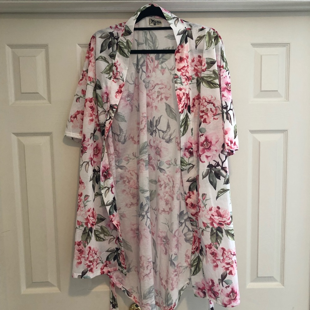 Show me your mumu floral robe